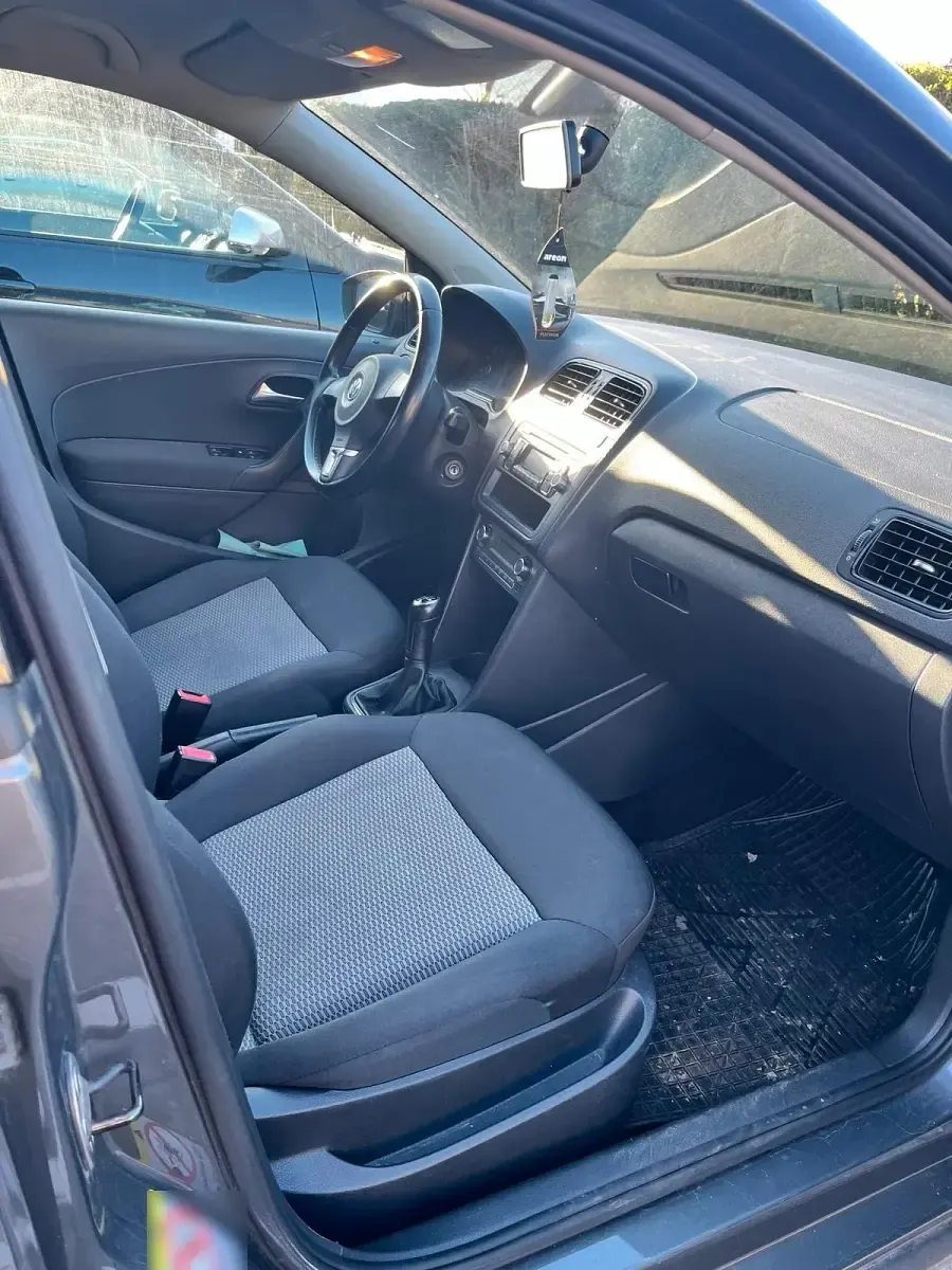 Gebraucht VW Polo 60 PS (44 kW) 2010 Grau Kleinwagen