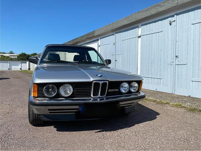 Gebraucht BMW 323 Cabriolet 143 PS (105 kW) 1983 Silber Cabrio