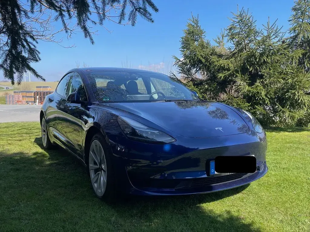 Second-hand Tesla Model 3 366 kW (498 CP) 2022 Albastru Berlinǎ