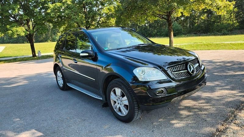 Gebraucht Mercedes ML320 224 PS (164 kW) 2007 Schwarz SUV