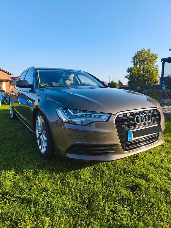 Braun Gebraucht 2011 Audi A6 Comfort Kombi | 16.000 € (Teuer) - Bild 1/4