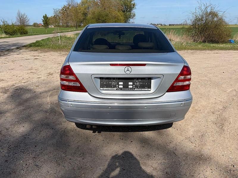 Gebraucht Mercedes C200 Elegance 163 PS (119 kW) 2005 Silber Limousine