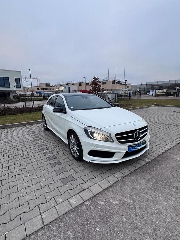 Weiß Gebraucht 2013 Mercedes A180 Sport Limousine | 13.800 € (Etwas zu teuer) - Bild 1/4