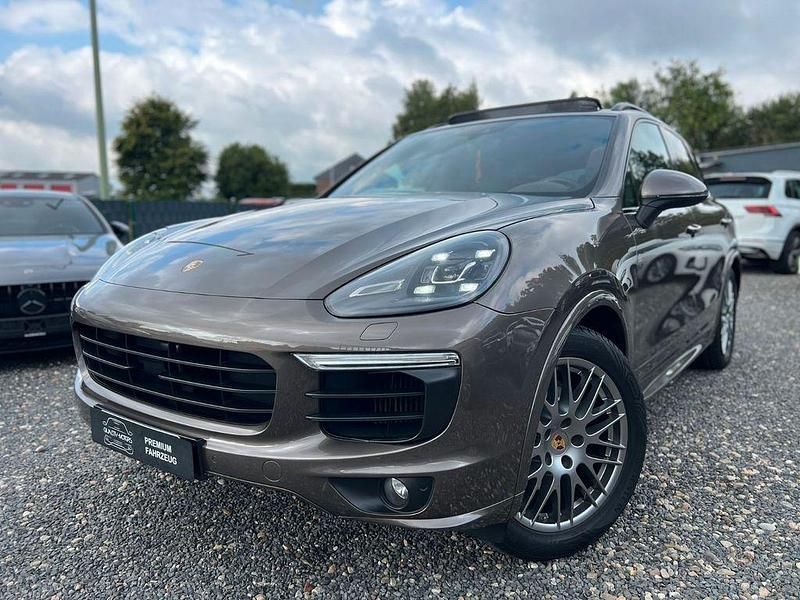 Braun Gebraucht 2015 Porsche Cayenne Sport SUV | 27.990 € (Etwas zu teuer) - Bild 1/4