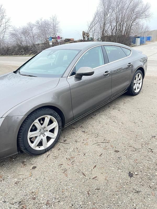 Second-hand Audi A7 245 CP (180 kW) 2011 Auriu Hatchback
