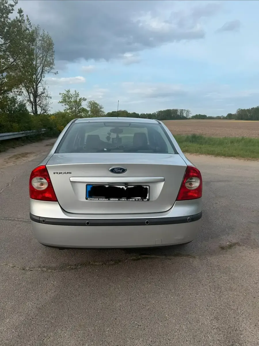 Gebraucht Ford Focus 145 PS (106 kW) 2005 Grau Limousine