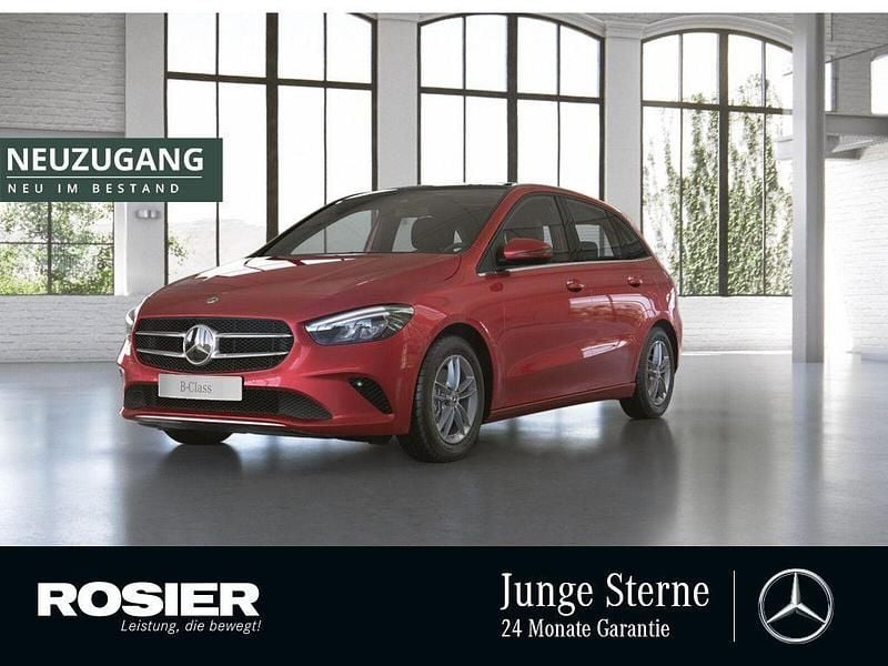 Rot / manufaktur patagonienrot Gebraucht 2020 Mercedes B180 Style Van / Kleinbus | 26.890 € (Fairer Preis) - Bild 1/4