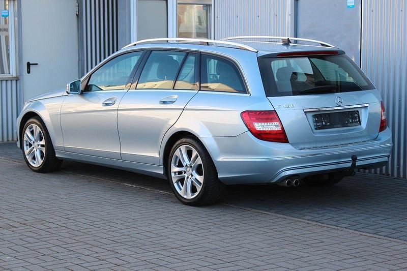 Gebraucht Mercedes C180 156 PS (114 kW) 2013 Silber Kombi