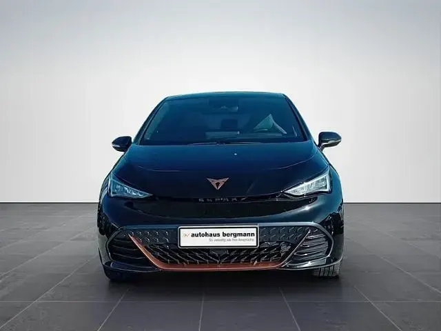 Używany Cupra Born VZ 239 kW (326 KM) 2025 Czarny Hatchback