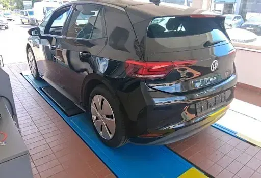 Gebraucht VW ID.3 Pro 150 kW (204 PS) 2024 Grenadillschwarz metallic Kleinwagen