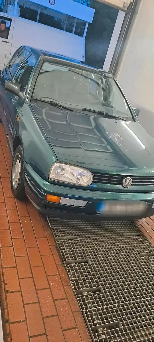 Gebraucht VW Golf III 75 PS (55 kW) 1997 Grün Kleinwagen