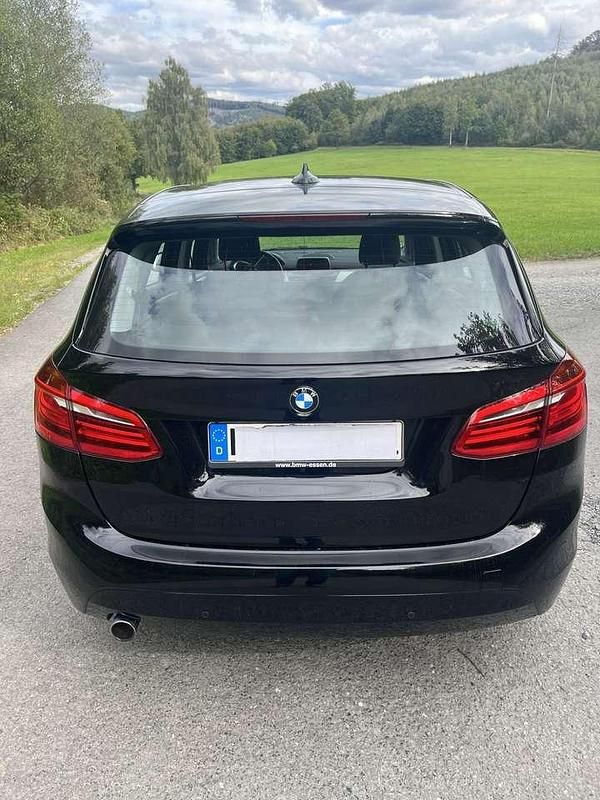 Gebraucht BMW 218 Advantage 150 PS (110 kW) 2011 Schwarz Van / Kleinbus