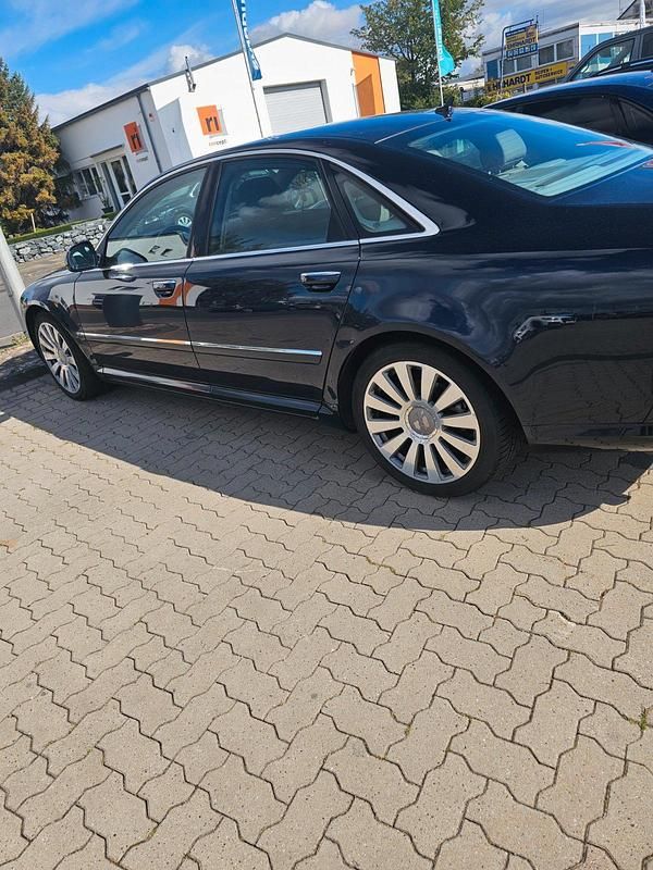 Gebraucht Audi A8 326 PS (239 kW) 2008 Blau Limousine