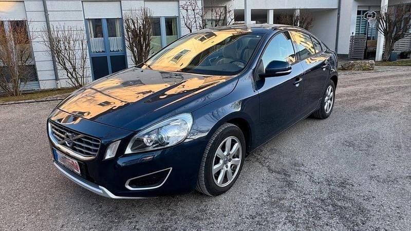 Blau Gebraucht 2011 Volvo S60 Kinetic Limousine | 7.800 € (Guter Preis) - Bild 1/4