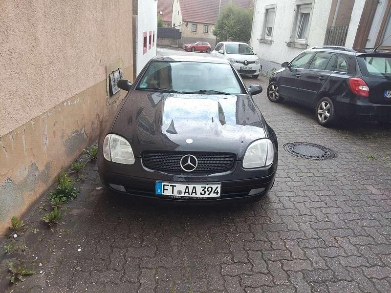 Gebraucht Mercedes SLK230 197 PS (144 kW) 2000 Schwarz Cabrio