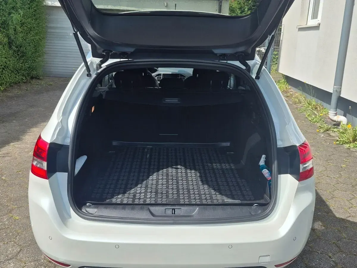 Gebraucht Peugeot 308 SW GT-line 131 PS (96 kW) 2021 Limousine