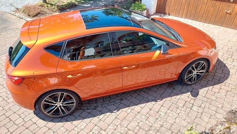 Orange Gebraucht 2018 Cupra Leon Limousine | 23.800 € (Guter Preis) - Bild 1/4