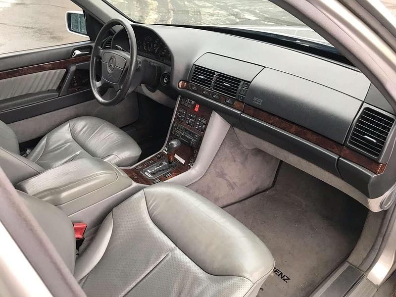 Gebraucht Mercedes 500 326 PS (239 kW) 1992 Silber Limousine
