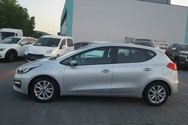 Gebraucht Kia Ceed Edition 7 99 PS (72 kW) 2016 Silber Kleinwagen