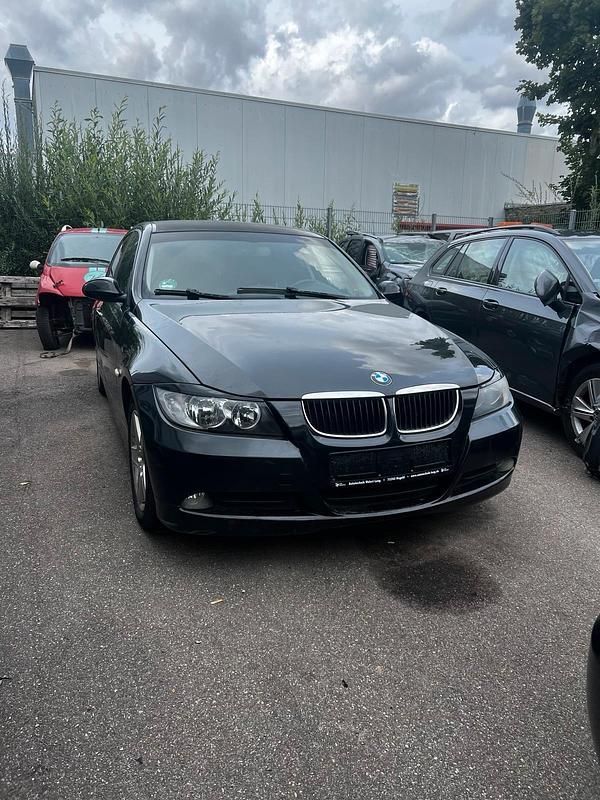 Schwarz Gebraucht 2007 BMW 320 Limousine | 1.200 € (Superpreis) - Bild 1/4