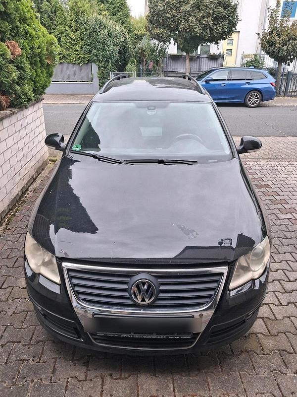 Schwarz Gebraucht 2006 VW Passat Kombi | 2.500 € (Etwas zu teuer) - Bild 1/4