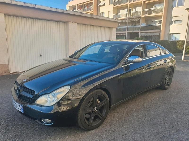 Schwarz Gebraucht 2005 Mercedes CLS500 Limousine | 9.900 € (Etwas zu teuer) - Bild 1/4
