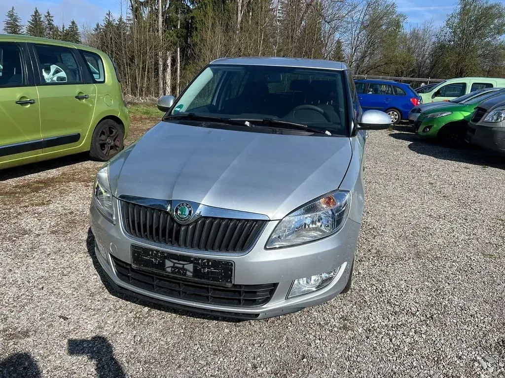 Gebraucht Skoda Fabia Ambiente 86 PS (63 kW) 2010 Silber Limousine