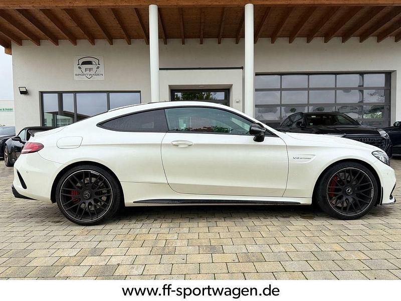 Weiß Gebraucht 2023 Mercedes C63S AMG AMG | 71.880 € (Fairer Preis) - Bild 1/4