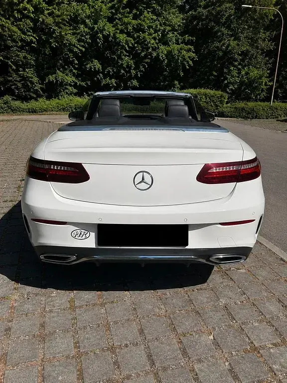 Gebraucht Mercedes E220 AMG 194 PS (142 kW) 2018 Weiß Cabrio
