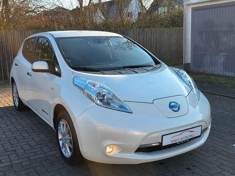 Gebraucht Nissan Leaf Acenta 80 kW (109 PS) 2017 Weiß Kleinwagen