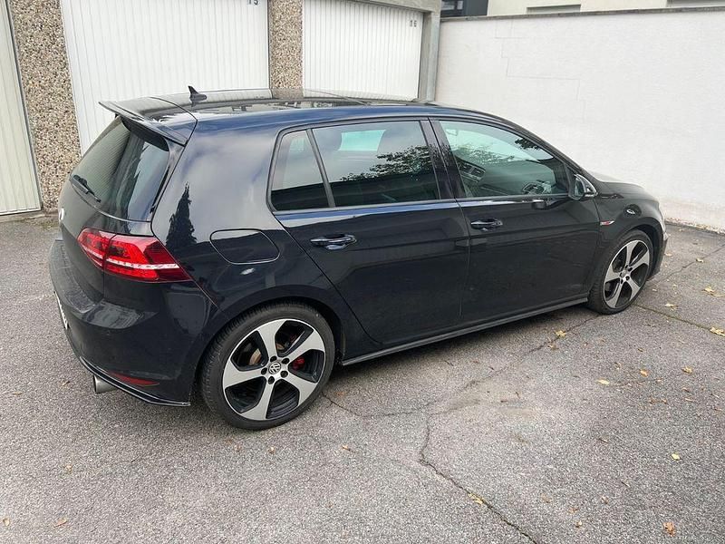 Gebraucht VW Golf VII GTI 220 PS (161 kW) 2016 Schwarz Limousine