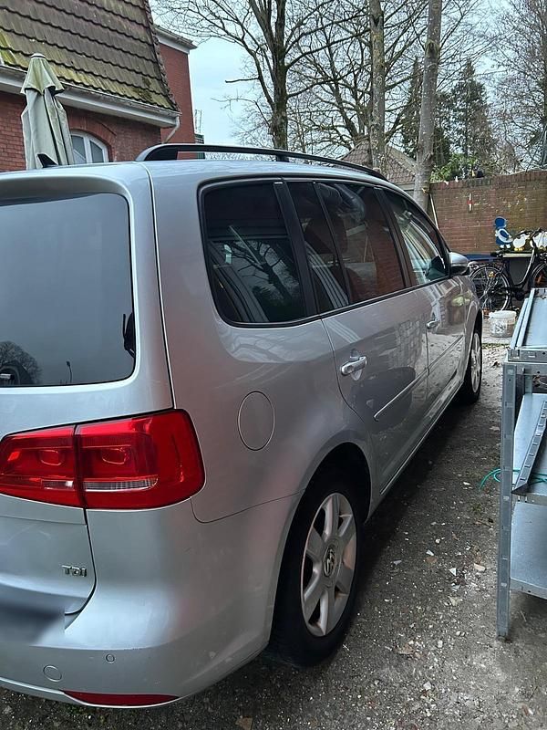 Gebraucht VW Touran 140 PS (102 kW) 2011 Silber Van / Kleinbus