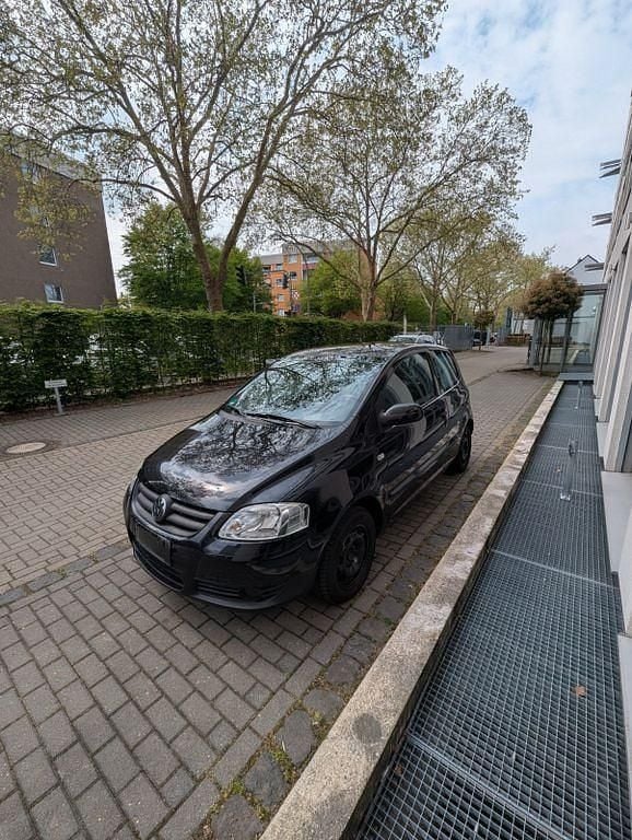 Gebraucht VW Fox 54 PS (39 kW) 2009 Schwarz Kleinwagen