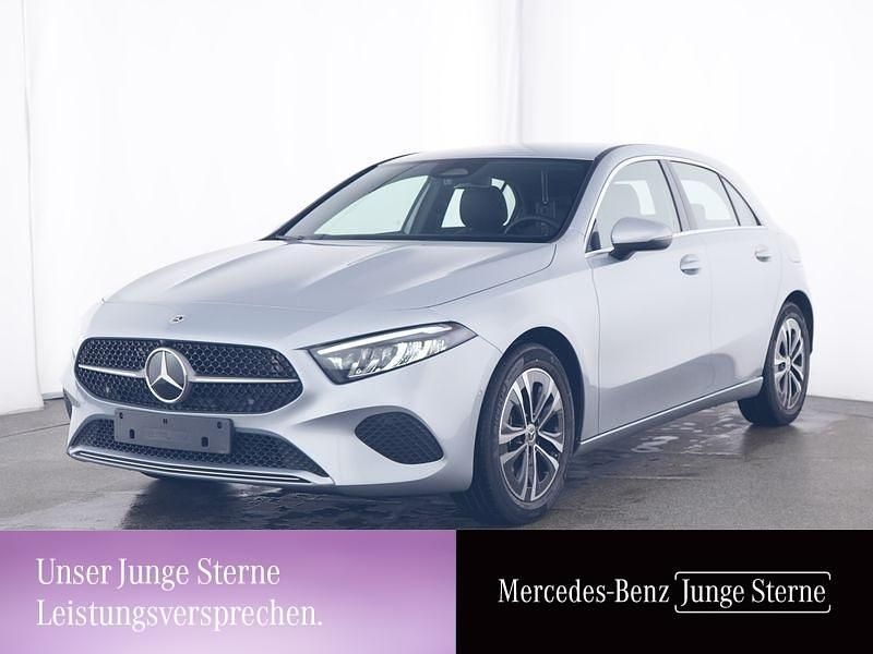 Silberlack hightechsilber Gebraucht 2024 Mercedes A200 Progressive Limousine | 29.725 € (Guter Preis) - Bild 1/3