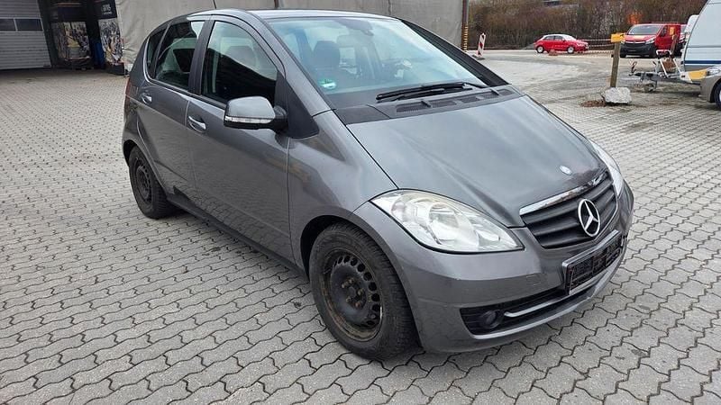Gebraucht Mercedes A180 109 PS (80 kW) 2009 Grau Van / Kleinbus