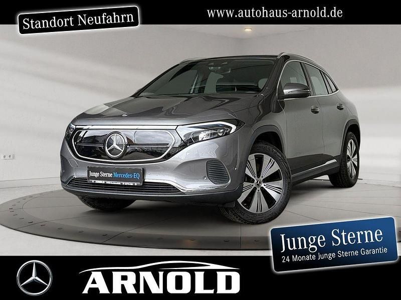 Mountaingrau Gebraucht 2023 Mercedes EQA300 Advanced SUV | 30.850 € (Guter Preis) - Bild 1/4