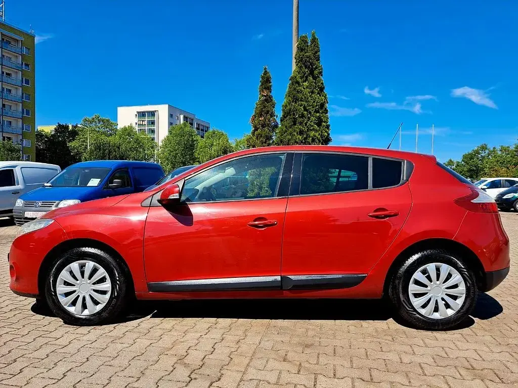 Gebraucht Renault Mégane III 110 PS (80 kW) 2009 Rot Limousine