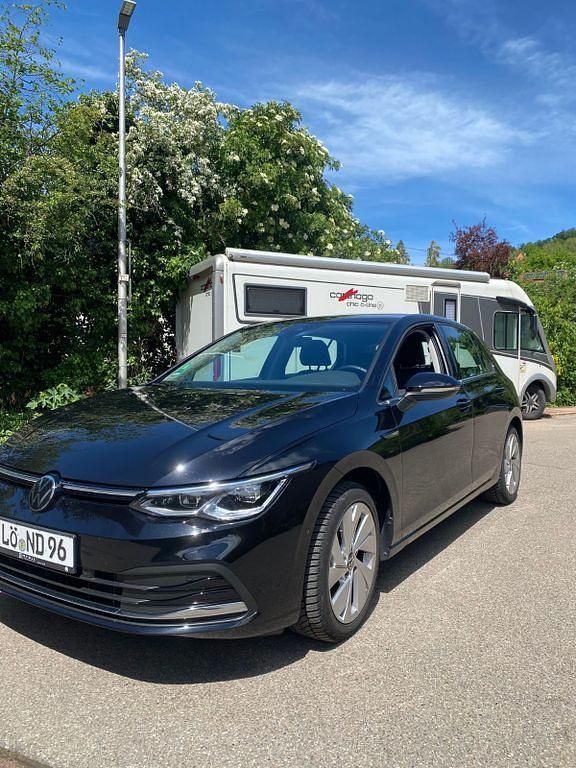 Schwarz Gebraucht 2022 VW Golf VIII Style Limousine | 21.990 € (Fairer Preis) - Bild 1/4