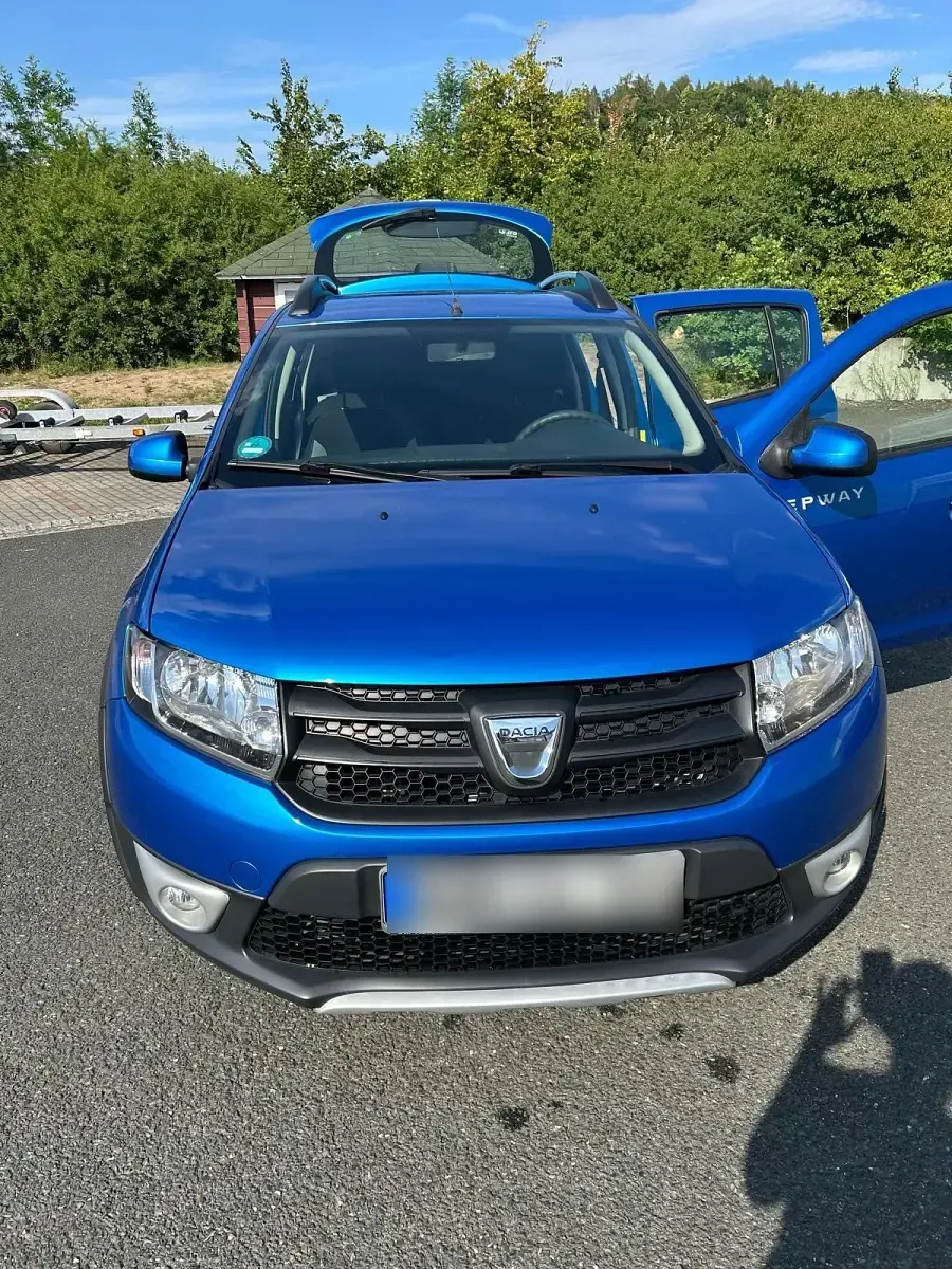 Gebraucht Dacia Sandero Stepway 90 PS (66 kW) 2015 Blau Limousine