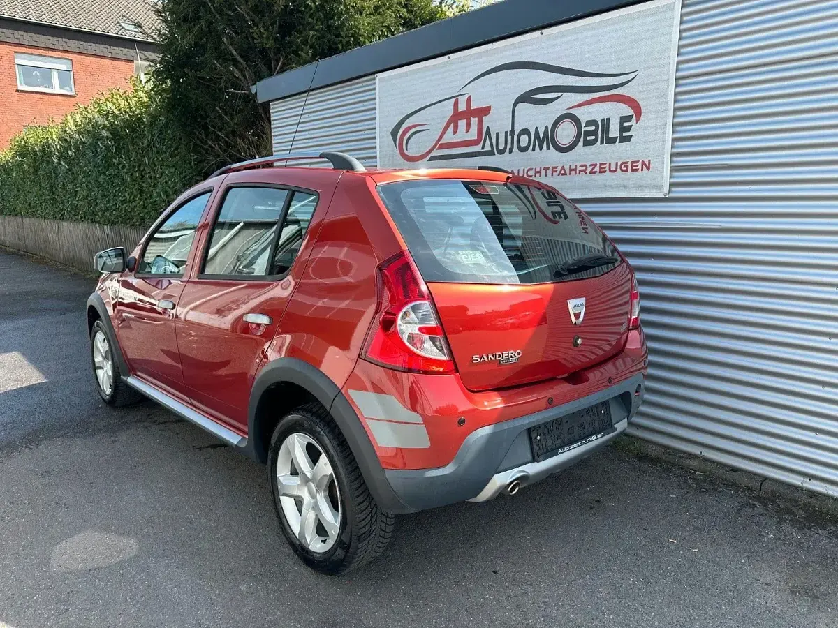 Gebraucht Dacia Sandero Stepway 87 PS (63 kW) 2010 Rot Limousine