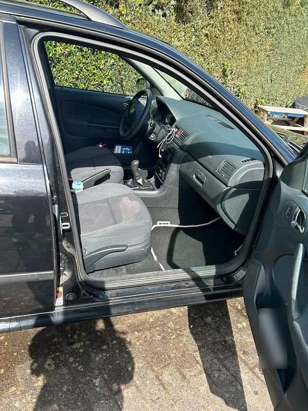 Gebraucht Skoda Octavia 102 PS (75 kW) 2010 Schwarz Kombi