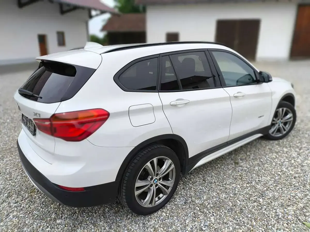 Gebraucht BMW X1 Sport Line 150 PS (110 kW) 2016 Weiß SUV