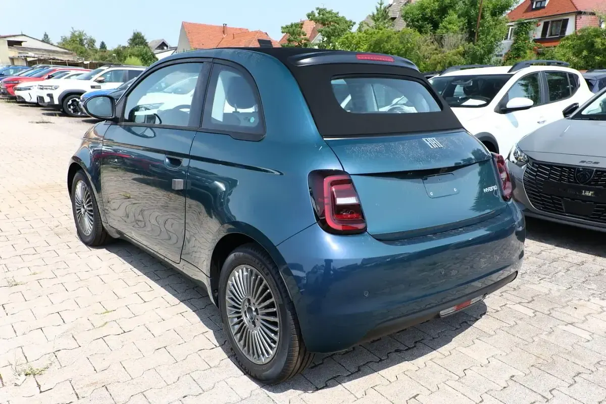 Neu Fiat 500C Icon 65 PS (47 kW) 2026 Ozean grün metallic Cabrio