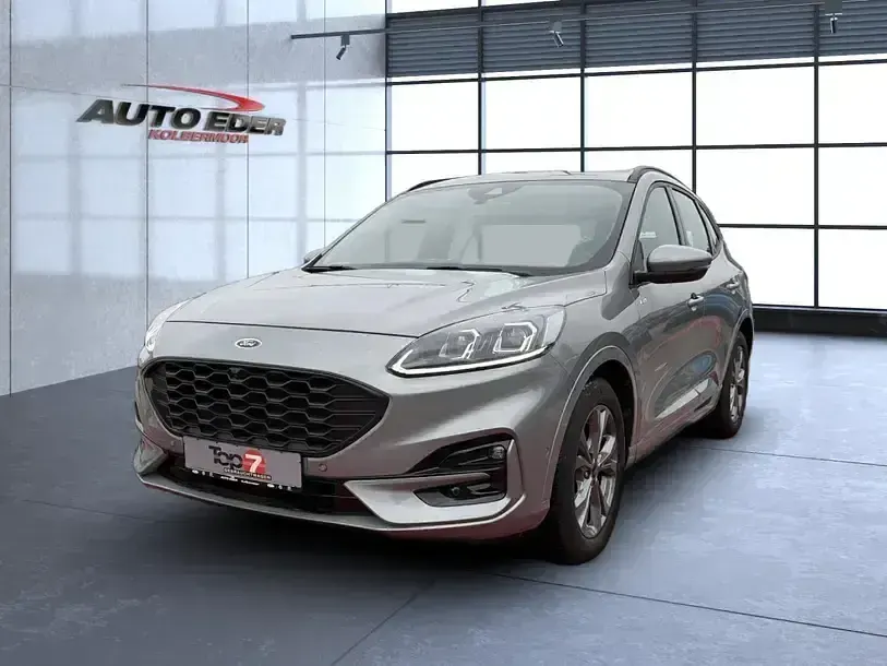 Gebraucht Ford Kuga ST-Line 120 PS (88 kW) 2023 Solar silver (metallic) SUV
