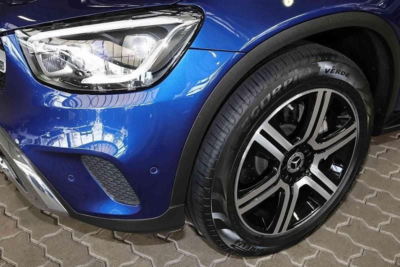 Gebraucht Mercedes GLC300e 211 PS (155 kW) 2021 Blau Coupé