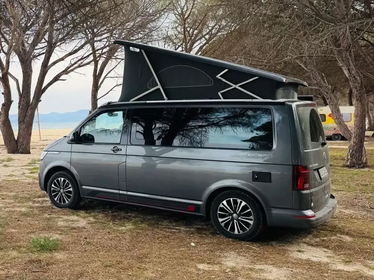 Gebraucht VW California Edition 150 PS (110 kW) 2023 Grau Van