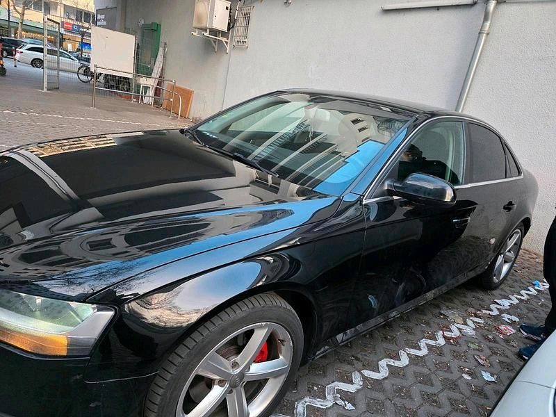 Używany Audi A4 174 KM (127 kW) 2012 Czarny Sedan/Limuzyna