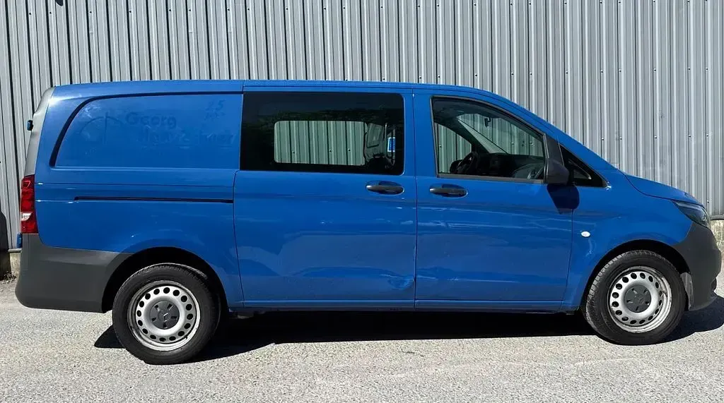 Gebraucht Mercedes Vito 163 PS (119 kW) 2018 Blau Van