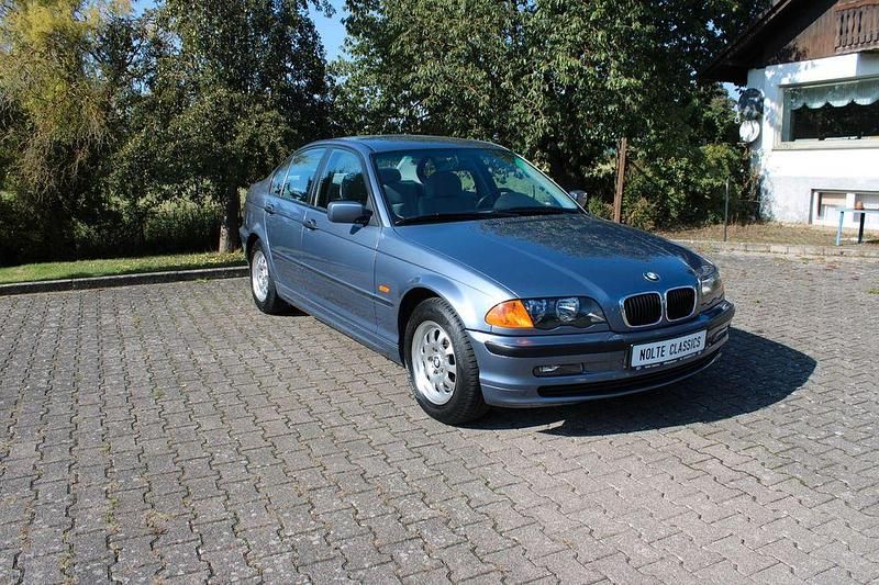 Blau Gebraucht 2000 BMW 316 Limousine | 7.390 € - Bild 1/4