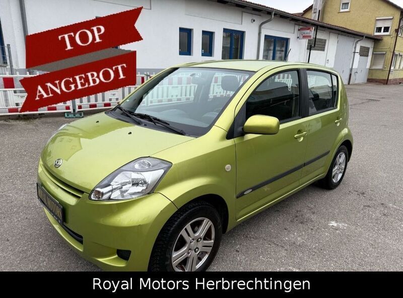 Grün Gebraucht 2008 Daihatsu Sirion Kleinwagen | 2.390 € (Fairer Preis) - Bild 1/4
